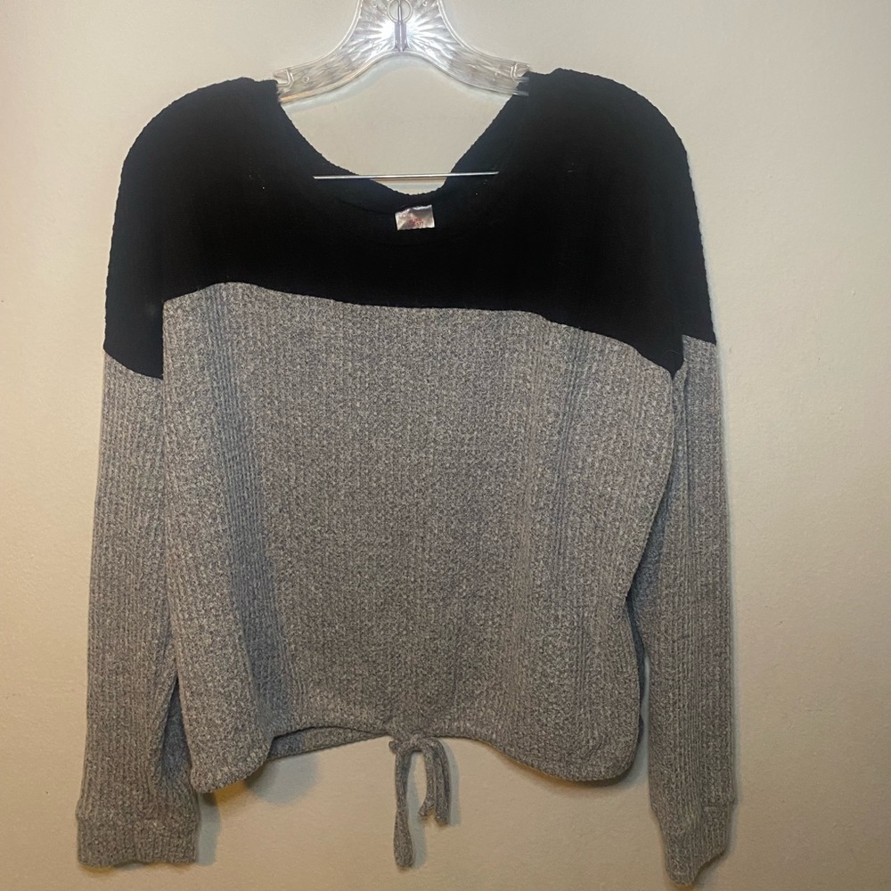 Gray and black sweater/long sleeve